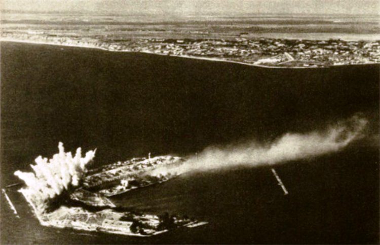 остров Первомайский. Бомбоудар 1941 г.