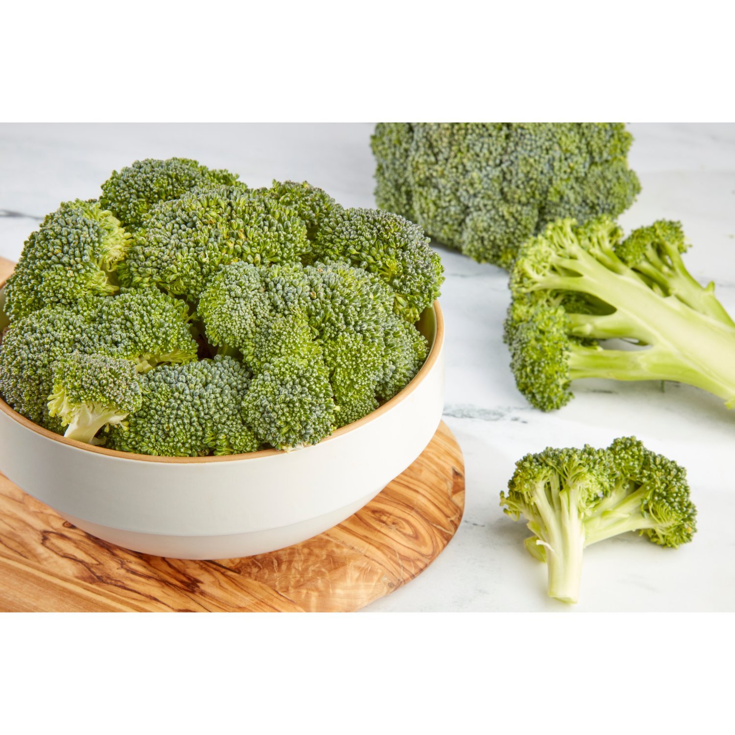 Fresh Broccoli Crowns Image 2 of 4
