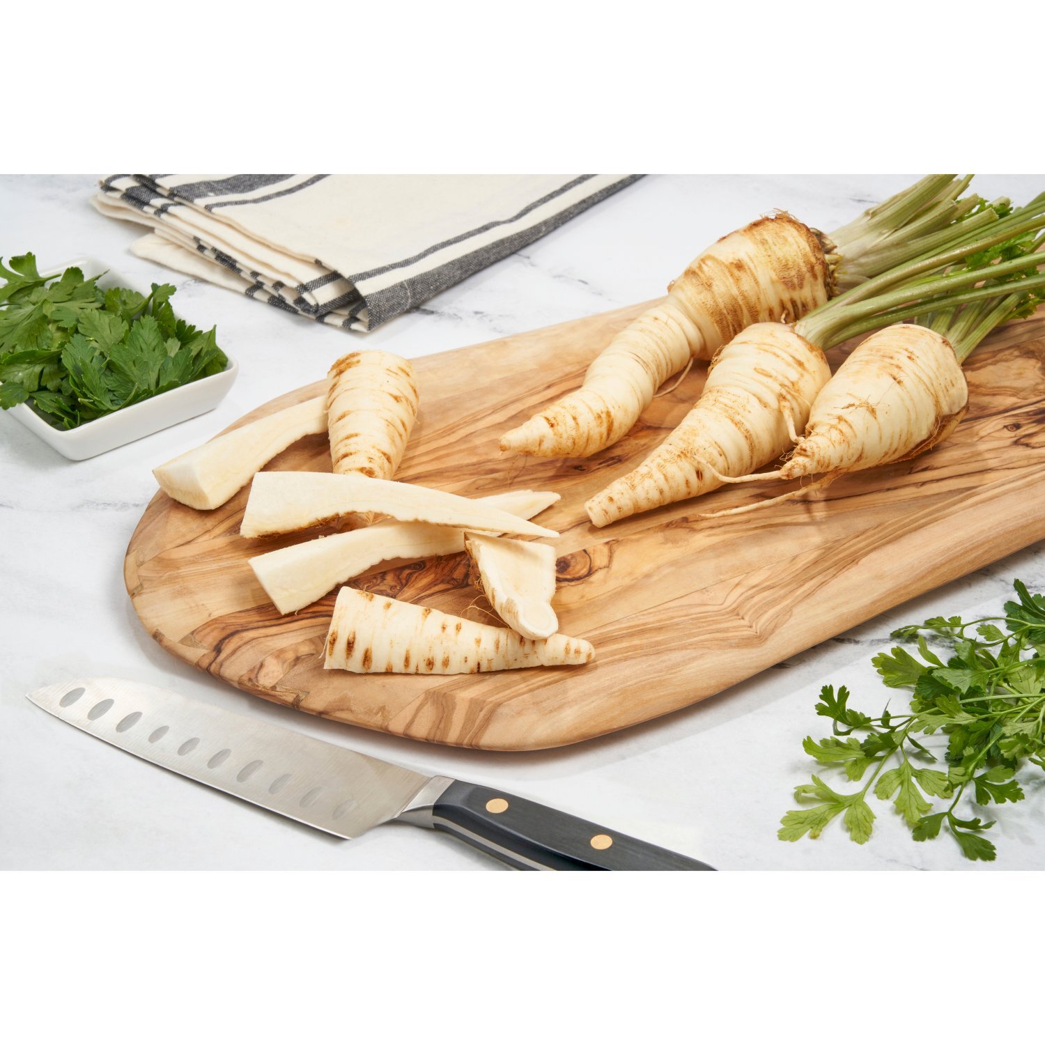 Fresh Parsley Root, bunch Image 2 of 5