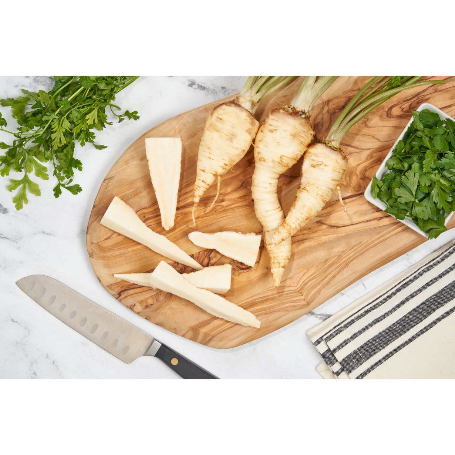 Fresh Parsley Root, bunch Image 3 of 5