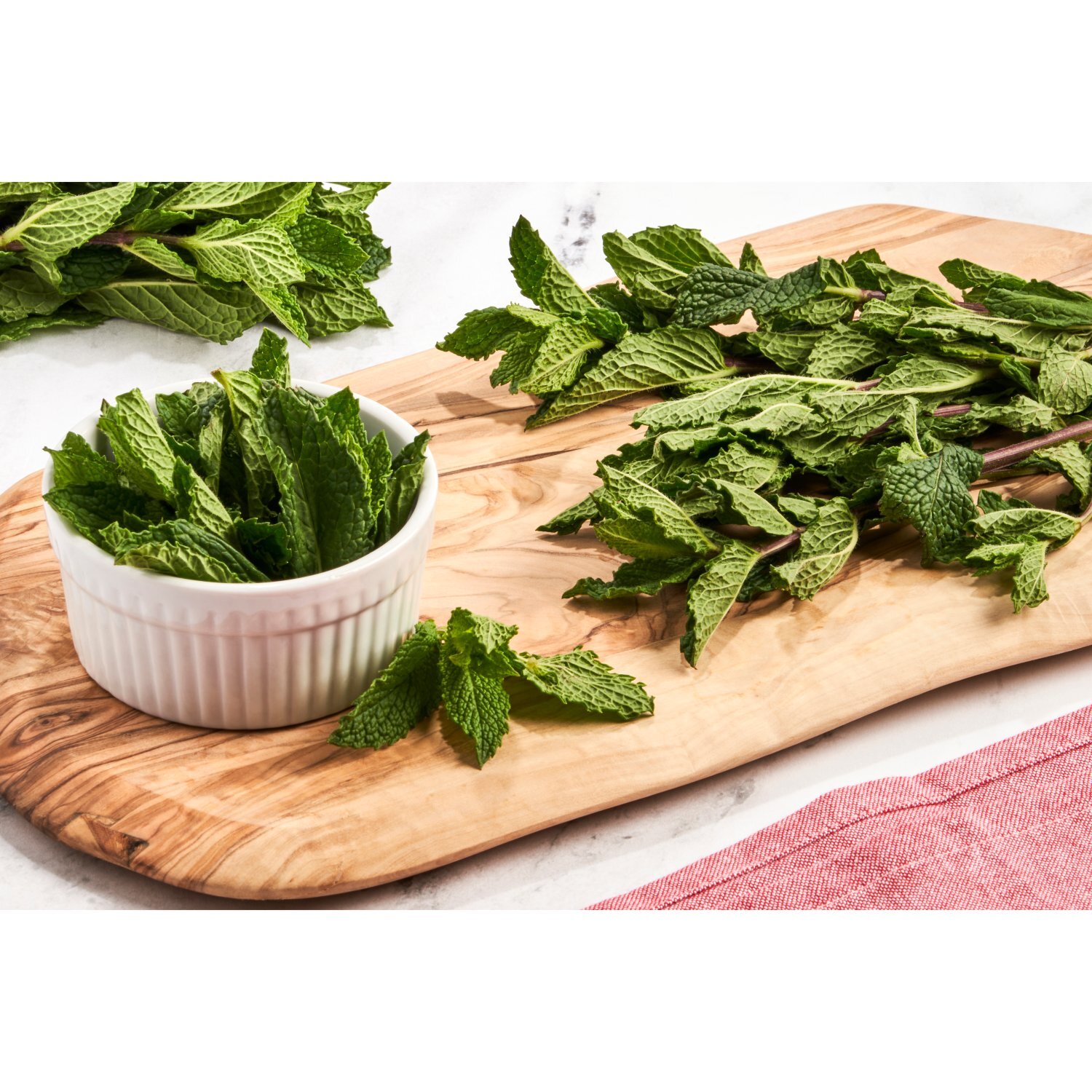 Fresh Mint, bunch Image 2 of 4