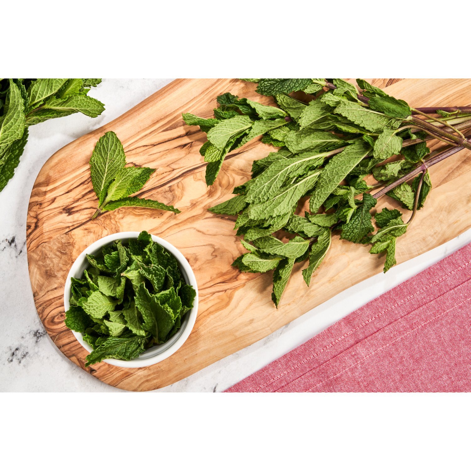 Fresh Mint, bunch Image 3 of 4