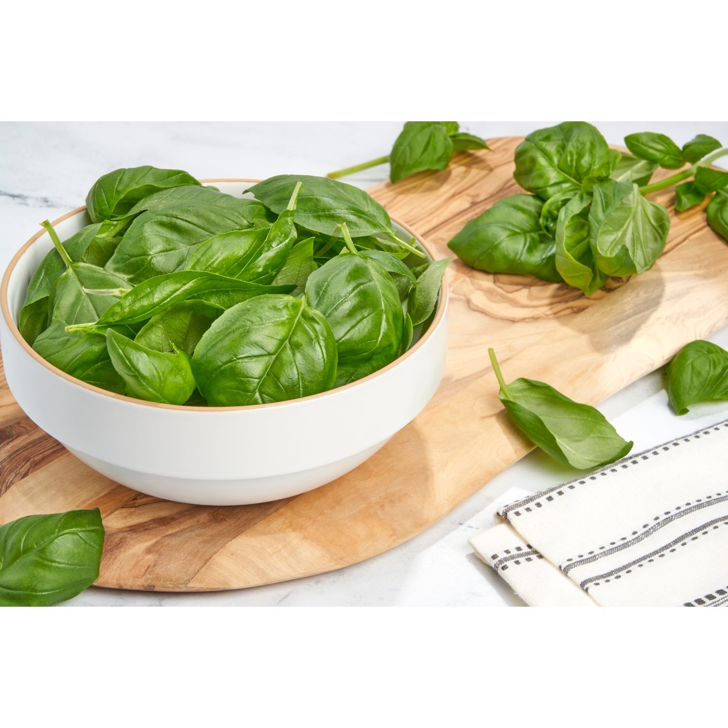 Fresh Hydroponic Basil, bunch Image 2 of 5