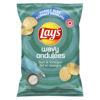 Lays - Wavy Salt & Vinegar Chips, 220 Gram