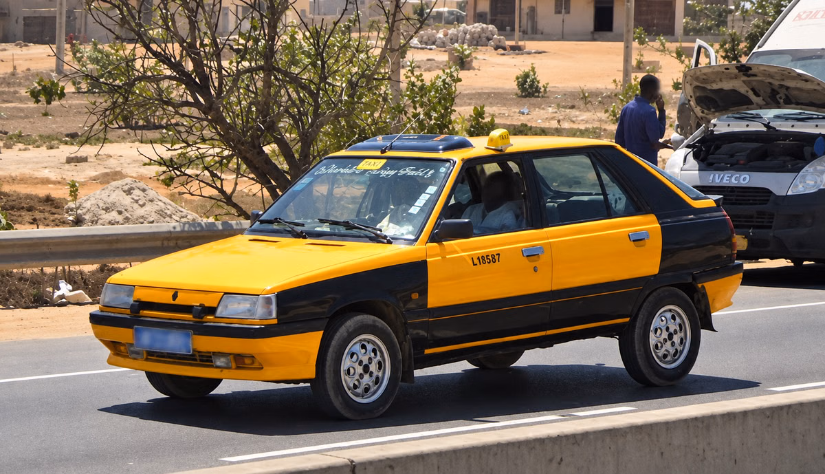 Senegalese Yellow-Orange Taxis — how it looks in GeoGuessr