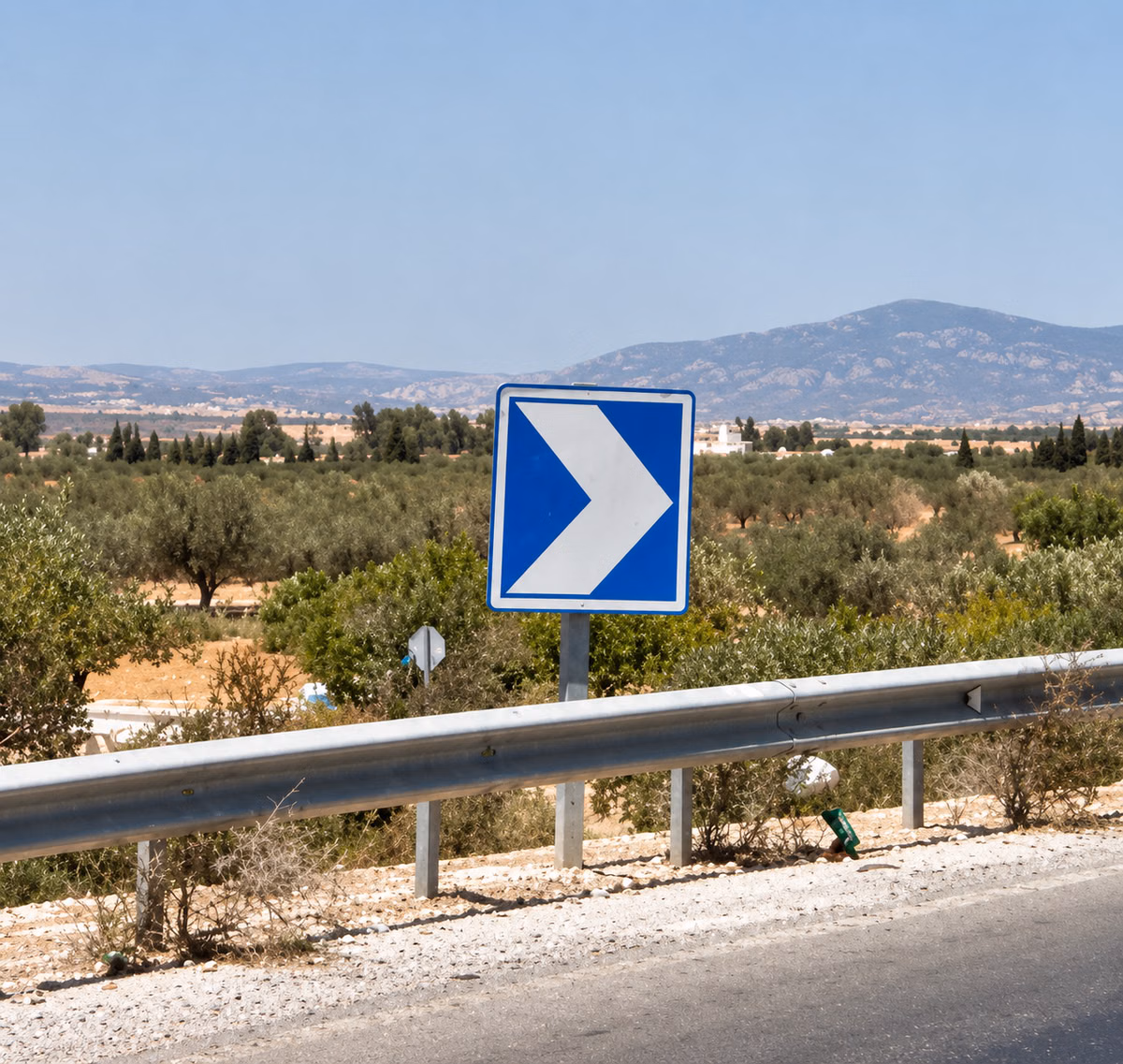 Tunisian Chevron Signs — how it looks in GeoGuessr