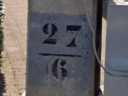 Double layer+line grey sticker — how it looks in GeoGuessr