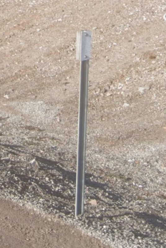 Northwest Territories - Other bollards — how it looks in GeoGuessr