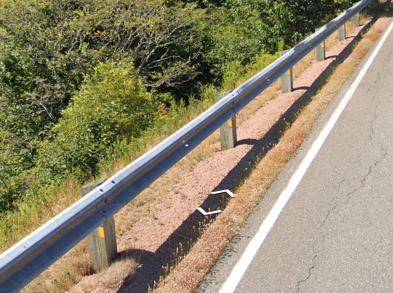 Nova Scotia - Reflector guardrail — how it looks in GeoGuessr
