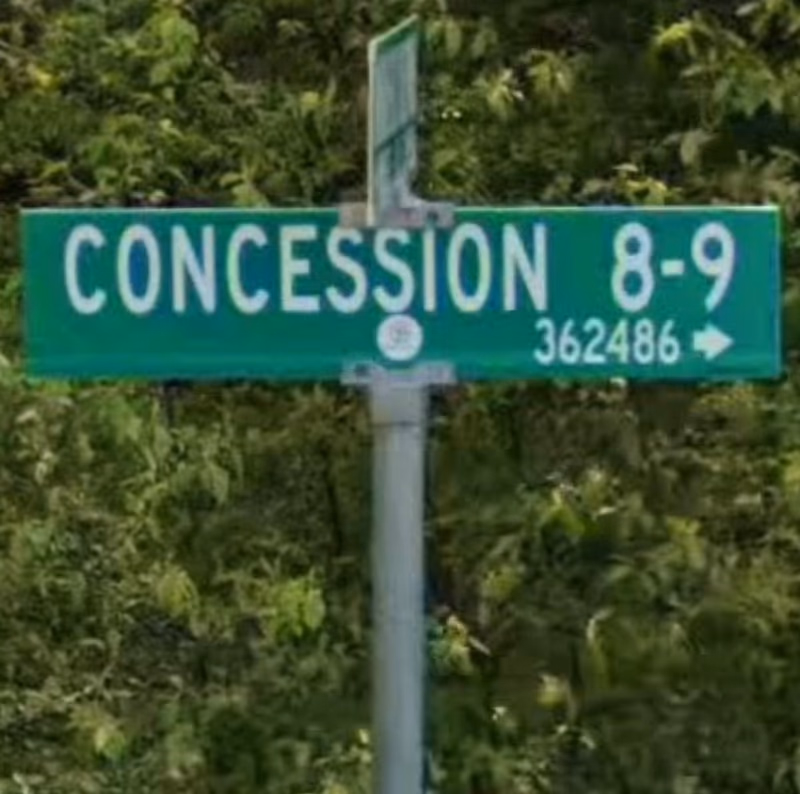 Ontario - Rural street sign — how it looks in GeoGuessr