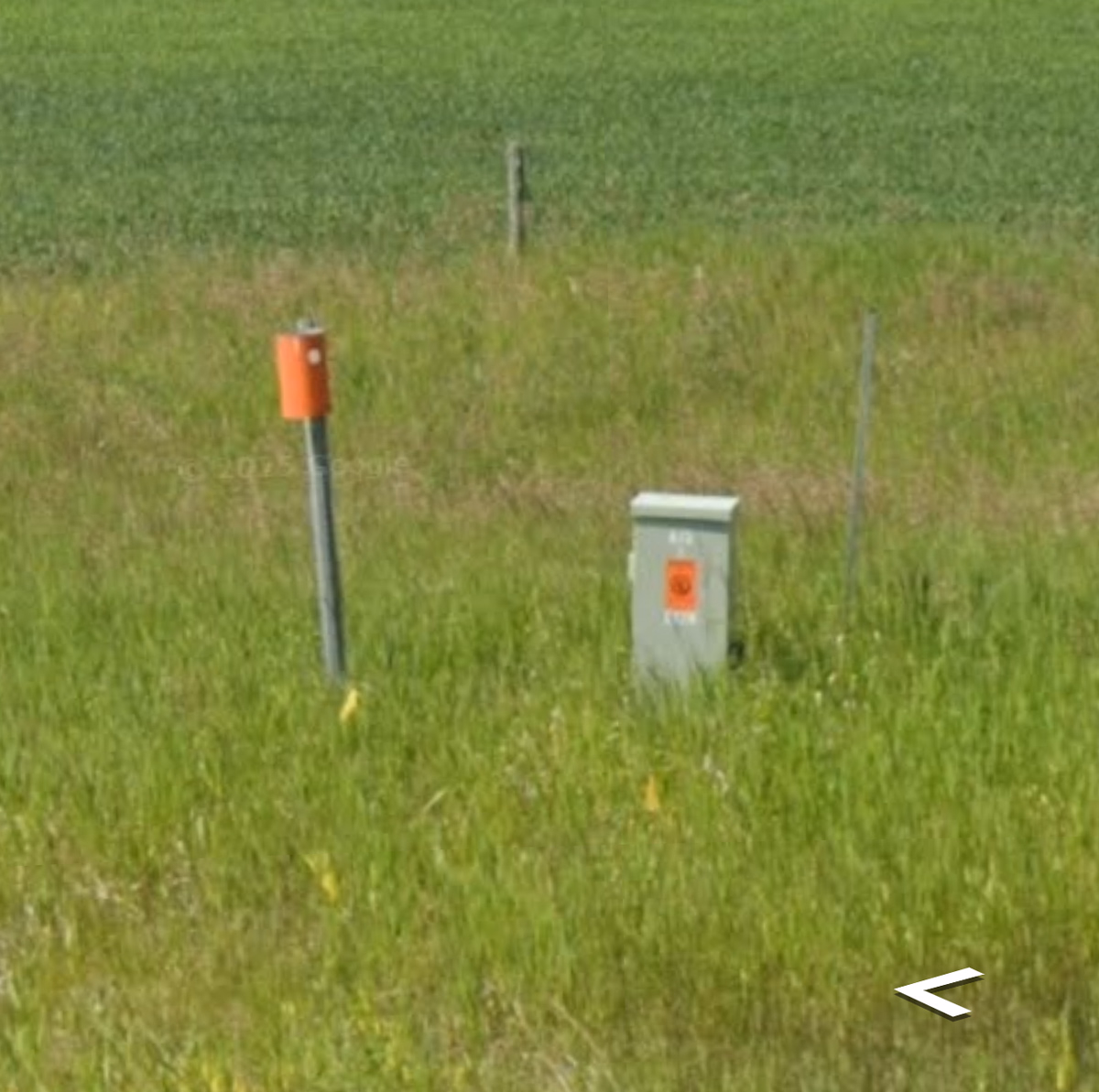Prairies - Orange-red wire marker — how it looks in GeoGuessr