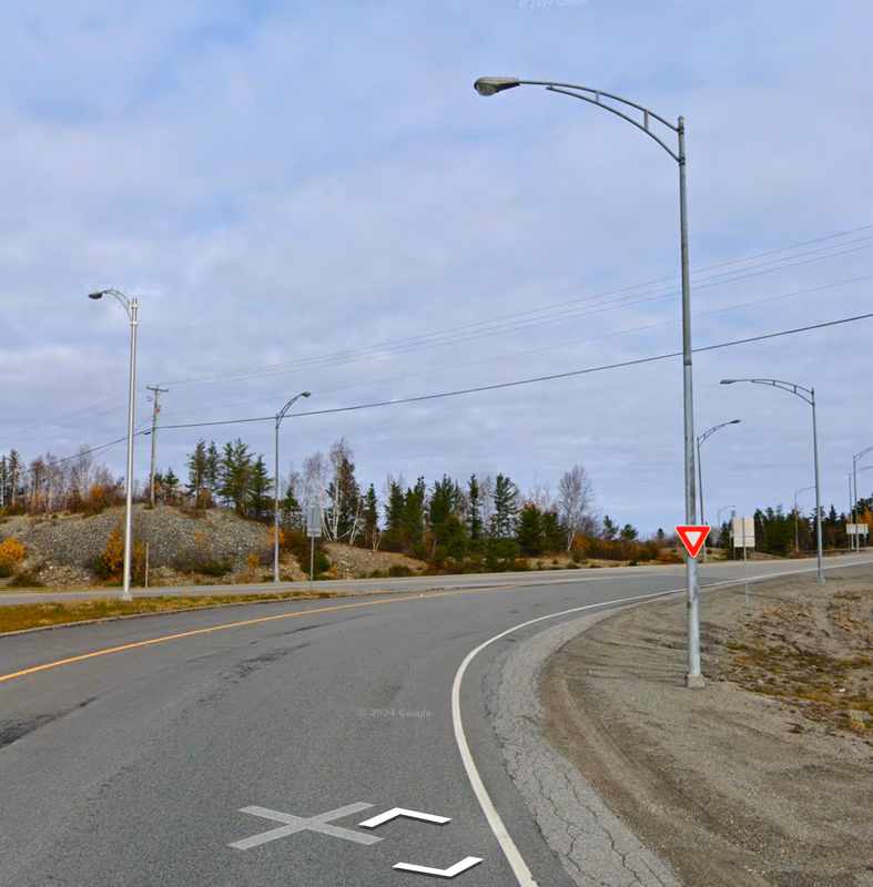 Québec - Unique lamp arm — how it looks in GeoGuessr