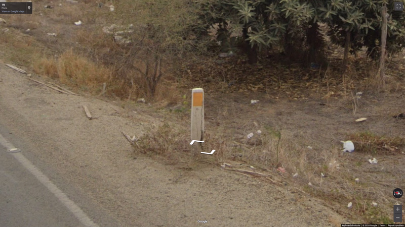 Triangular bollard