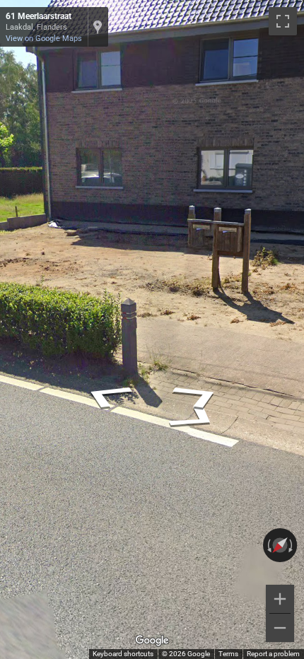 Quadratic bollard — Belgium