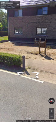 Belgium clue: Quadratic bollard