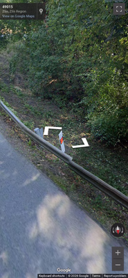 Czechia clue: Czech Two-Orange-Reflector Bollard