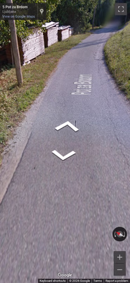 Slovenia clue: Google car with antenna generation 3