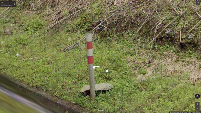 Two stripes bollard