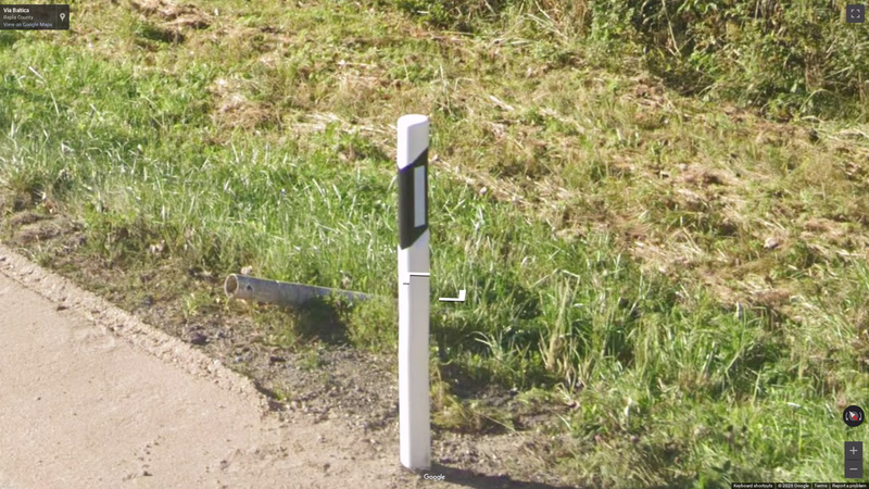 Cylinder bollard