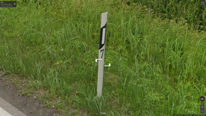 Bollard with digit