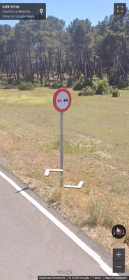 Spain clue: Rectangle sign post