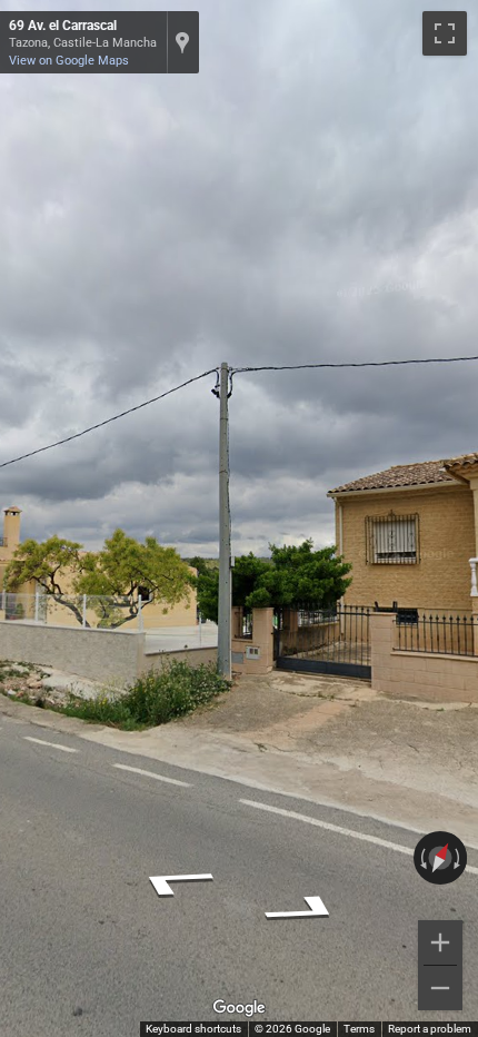 Octagonal metal pole — Spain