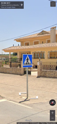 Spain clue: Spanish Pedestrian Crossing Sign