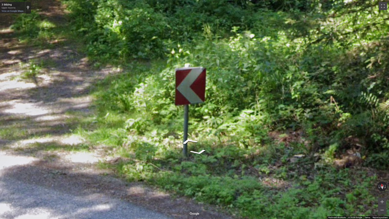 Red-and-white chevron — how it looks in GeoGuessr