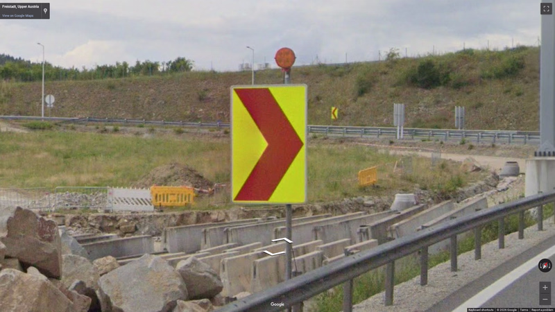 Red-and-yellow chevron — how it looks in GeoGuessr