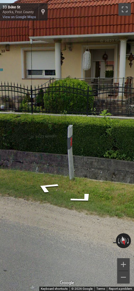 Bollard with red reflector — Hungary