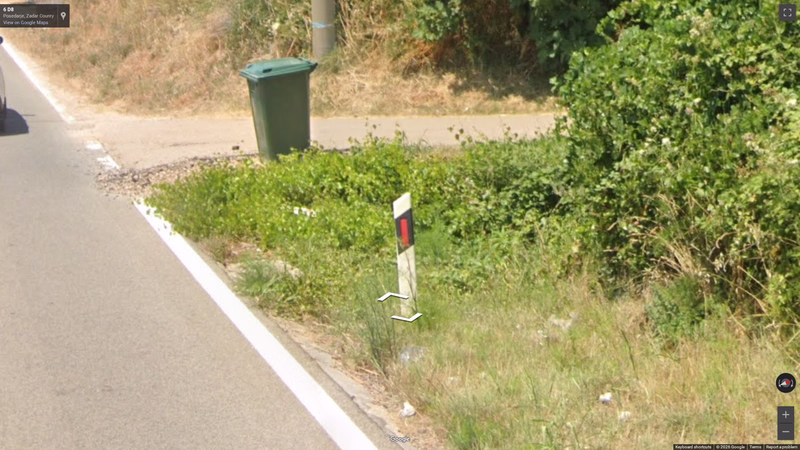 Short top bollard