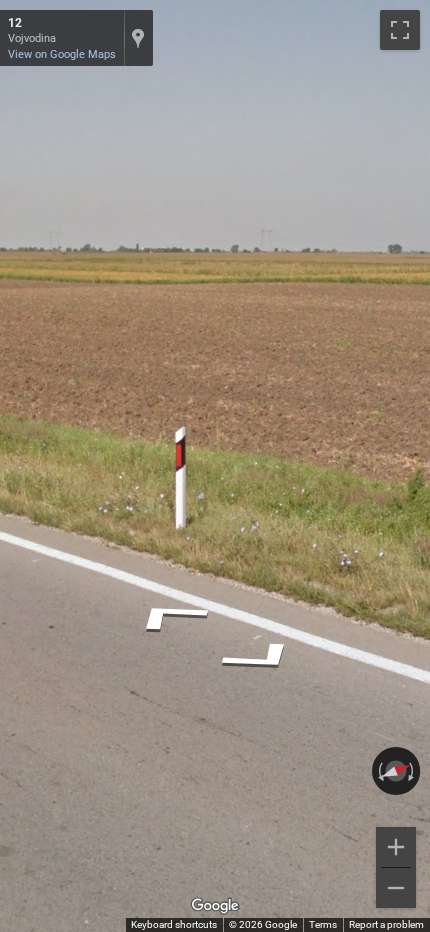 Bollard with tilted reflector — Serbia