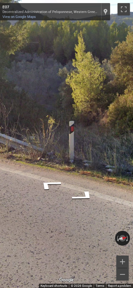 Bollard with squarish reflector — Greece