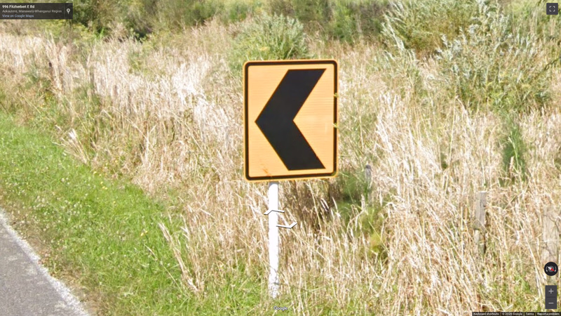 New Zealand Chevron Sign Border — how it looks in GeoGuessr
