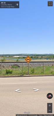 Canada clue: Diamond yellow T-intersection