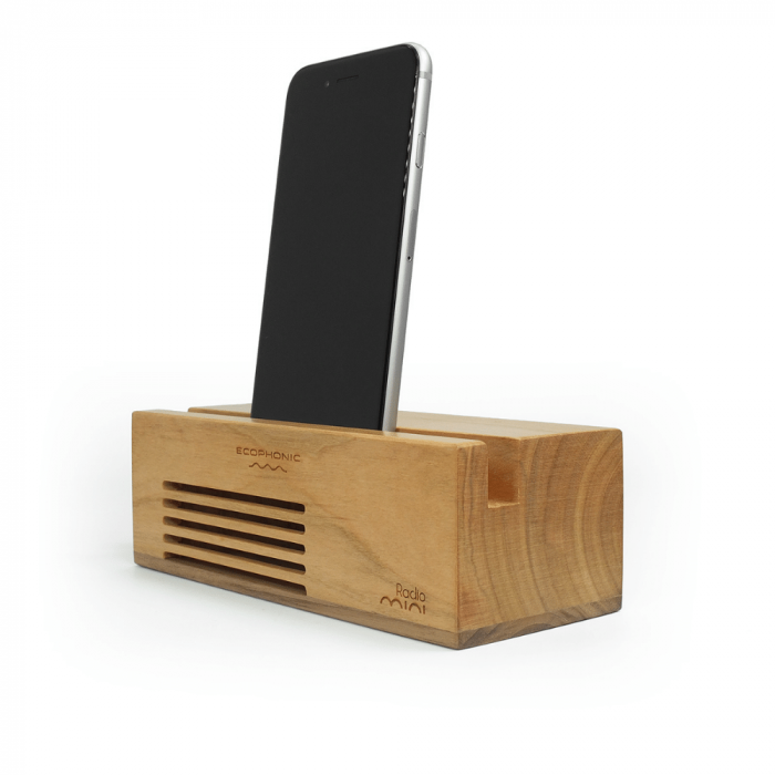 altavoz-inalambrico-sostenible-madera-cerezo-radio-mini-ekohunters