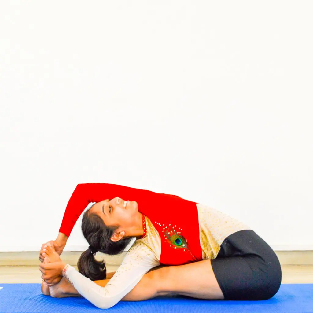 Yoga Poses for Beginners: 30 Yoga Poses to Eliminate Stress, Build  Strength, and Improve Flexibility eBook by Hazel Martin - EPUB Book |  Rakuten Kobo India