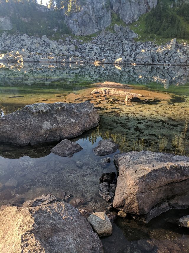 I don't understand how the water is so clear in these lakes