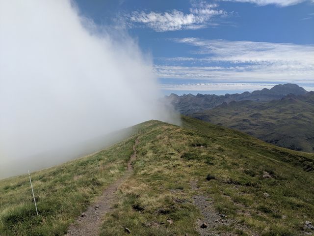 France to the left, Spain to the right.