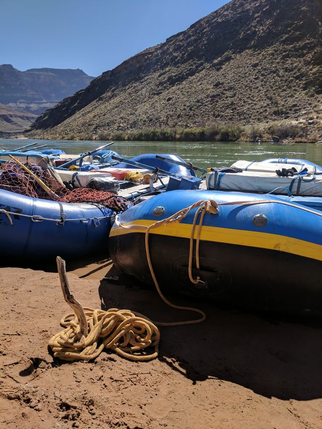 Nick got a little lazy with tying up his boat