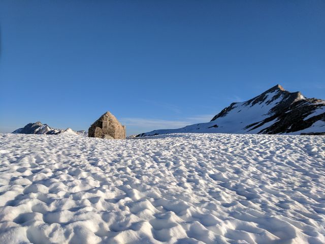 The hut, as seen when you first cross the pass