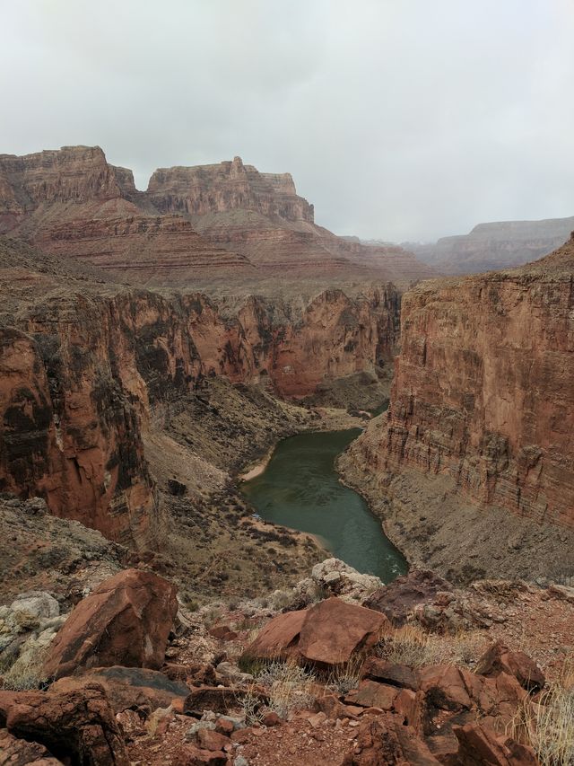 Another look downriver, from about 1000' up.