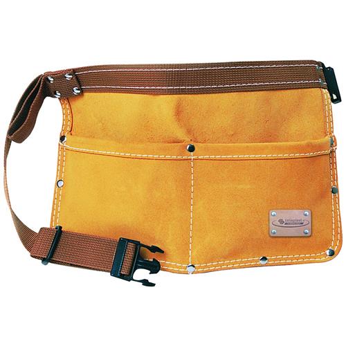 En cuir et daim.tablier 2 grandes poches à clous. ceinture incorporée. livré avec cavalier pour brochage facial en rayon.