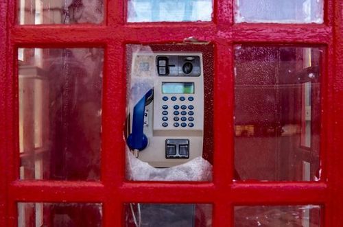 Cabine téléphonique anglaise : un symbole de la ville de Londres