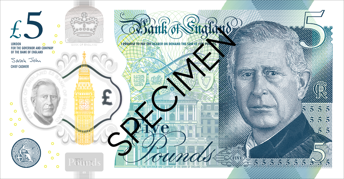 Recto du billet de 5 livres sterling à l'effigie du roi Charles III avec la mention SPECIMEN
