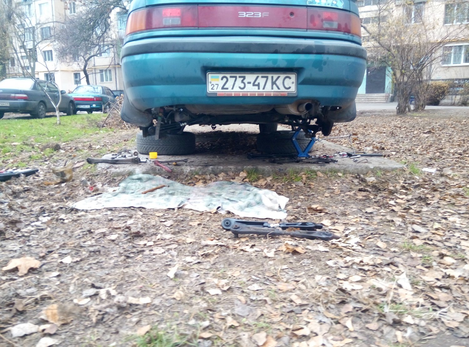 вот так поставил ее