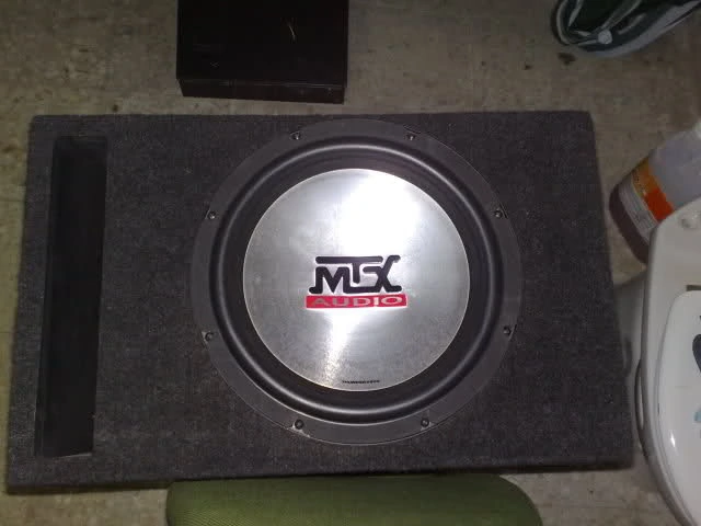 RMS Power : 225W Max Power : 450W Impedance : 4 Ohm Frequency response : 35Hz — 150Hz Sensitivity : 90,74 dB/2,83v/1m Diameter : 25cm (10’’) FS : 35,4Hz