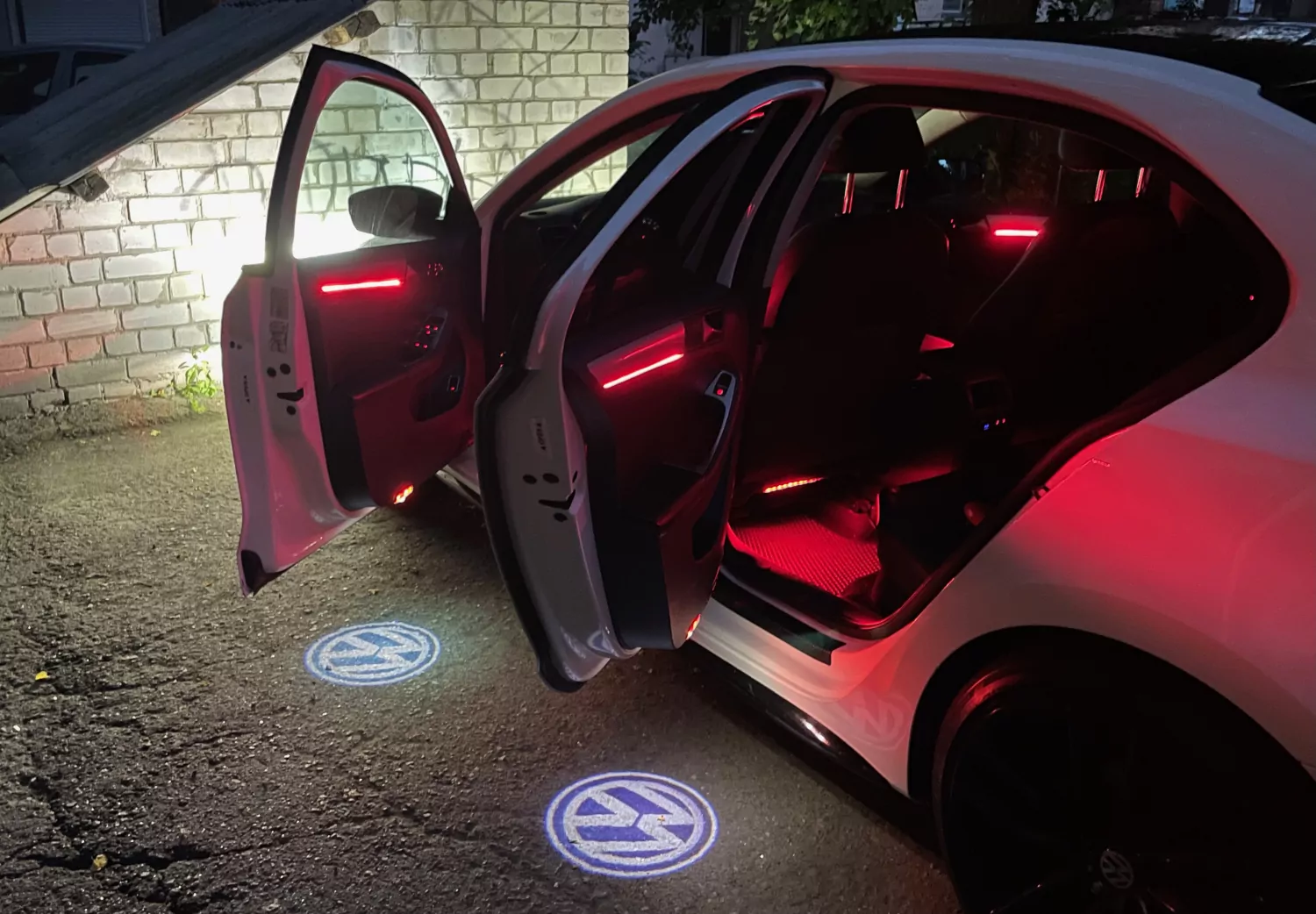 Підсвічування інтер'єру від Sound Customs Garage