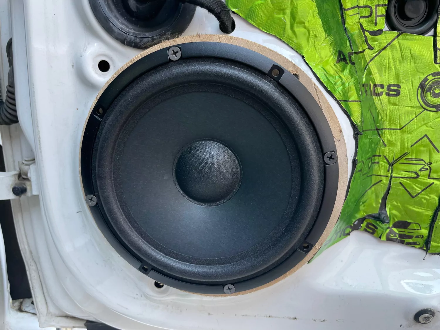 Звук від Sound Customs Garage