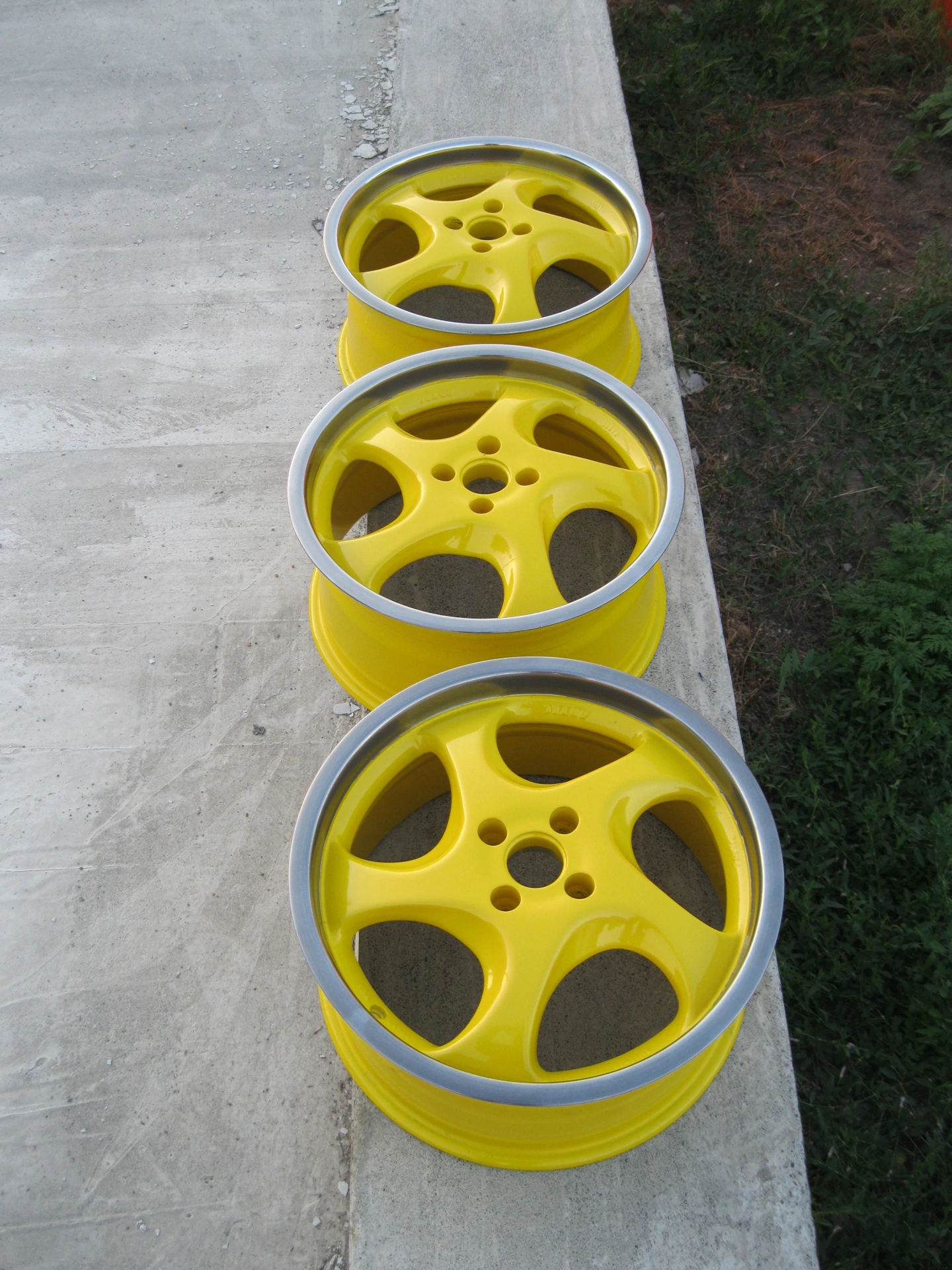 Porsche in Yellow
